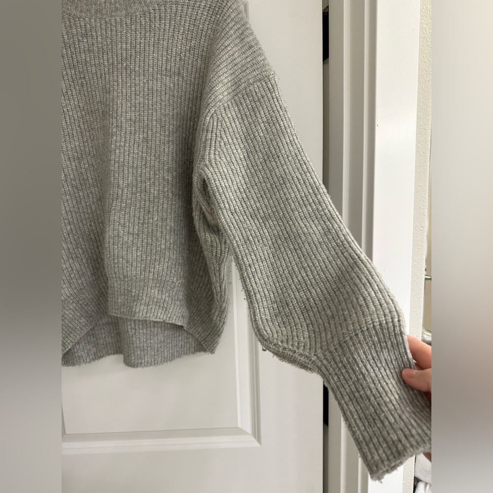 H&M Gray Ribbed Knit Sweater - Picture 3 of 5